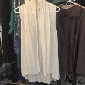 Linen Sleeveless Cardigan